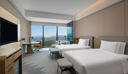 Standard Room, 2 Double Beds, Mountain View