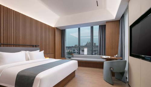 Deluxe Room, 1 King Bed, Non Smoking