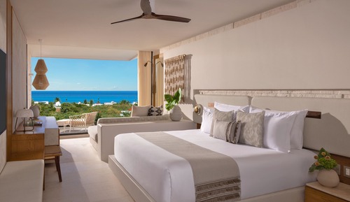 Junior Room, 1 King Bed, Partial Ocean View