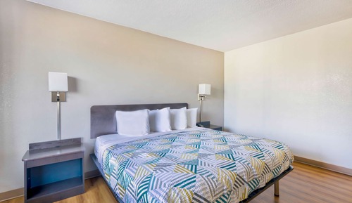 Standard Suite, 1 King Bed, Non Smoking, Kitchen