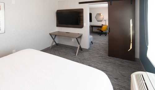Suite, 1 Bedroom (Living Area)