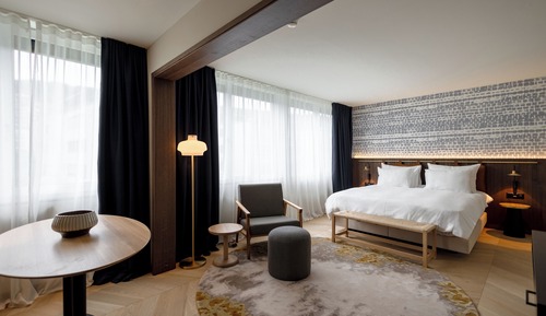 Suite with Kitchenette City View