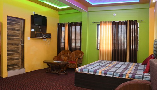 Deluxe Studio