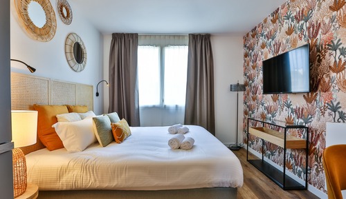 Double Room, 1 King Bed, Courtyard View (sans balcon)