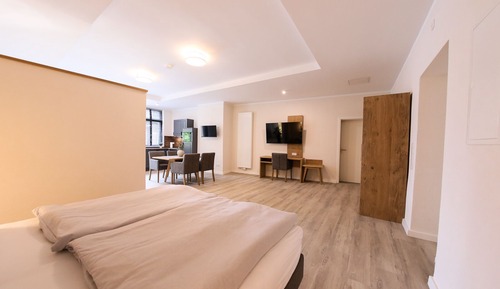 Junior Studio Suite
