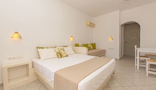 Economy Triple Room