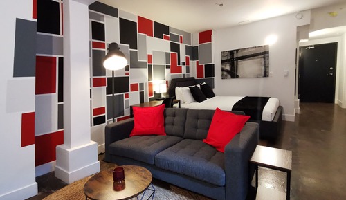 Studio Suite (304)