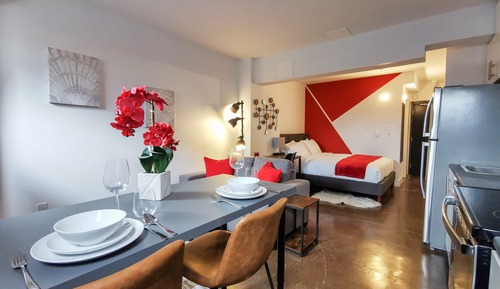 Studio Suite (302)
