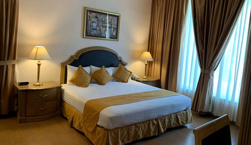 Junior Suite, 1 King Bed, Non Smoking, Kitchen
