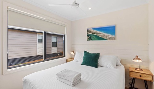 Standard 2 Bedroom Cabin - Sleeps 4
