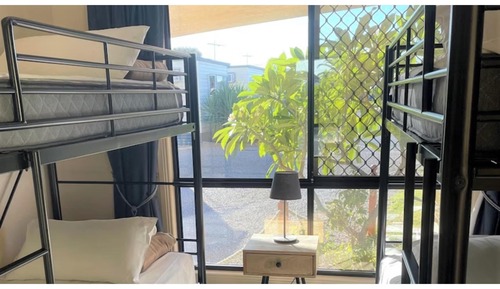 Deluxe 2 Bedroom Beach Cabin,  Sleeps 6,  Pet Friendly