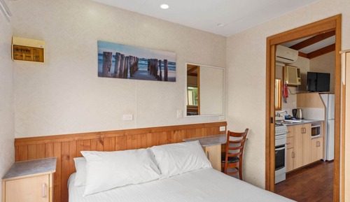 Standard 2 Bedroom Cabin - Sleeps 6
