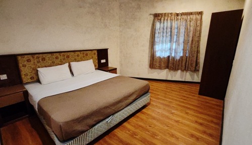 Studio Room