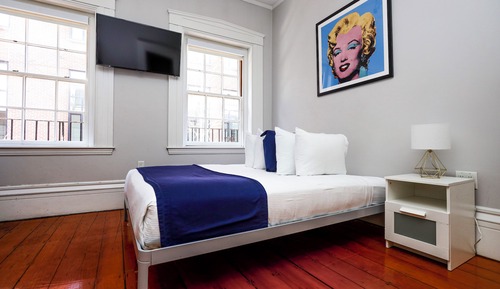 Standard Studio (Unit 9)