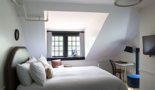 HERITAGE ROOM - ROOM 9