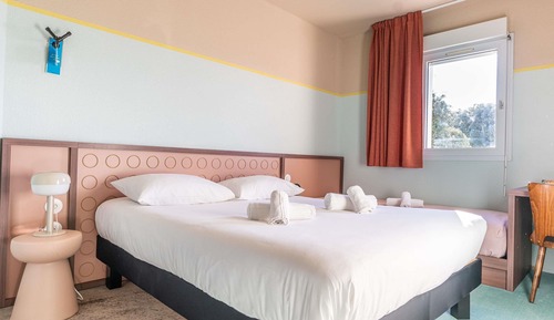 Room (Pop)