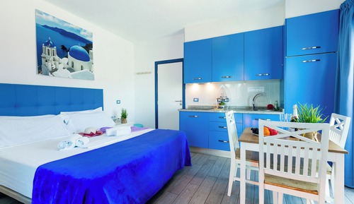 Double Room, Shared Bathroom (Riva D4)