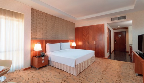 Premium Room, 1 King Bed, Smoking, Kitchenette
