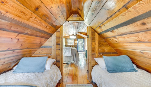 House (2 Bedrooms)