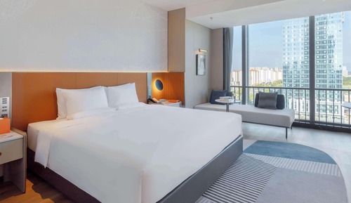 Superior Room, 1 King Bed
