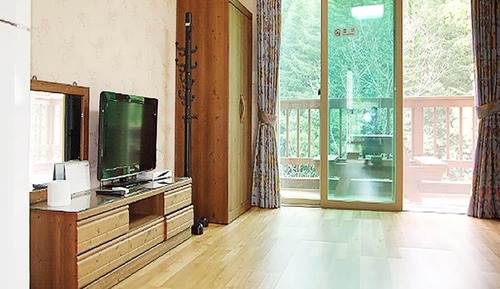 Room (Rosehill)