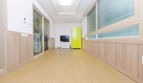 Room (Room 102 (Room + Kitchen + Toilet))