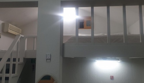 Room (Mast (Duplex Attic))