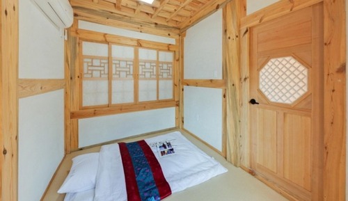 Room (Chuam Unshared House Numaru)