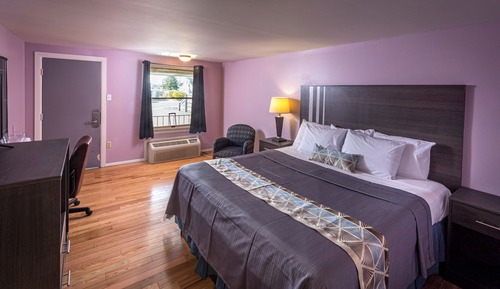 Standard Room, 1 King Bed