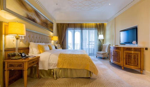 Standard Room, 1 King Bed, Garden View (Sea View)