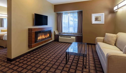 Deluxe Suite, 1 Queen Bed, Non Smoking, Hot Tub