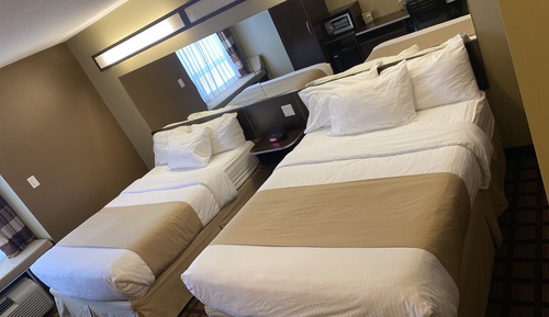 Room, 2 Queen Beds, Microwave Non Smoking