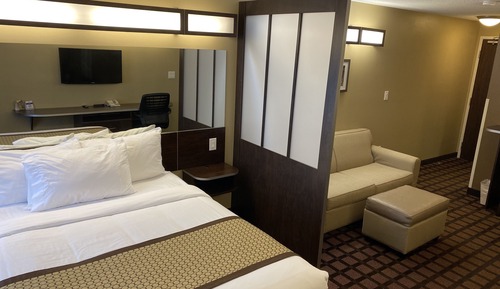 Deluxe Room, 1 Queen Bed, Non Smoking