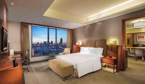 Executive Suite, 1 King Bed, Business Lounge Access
