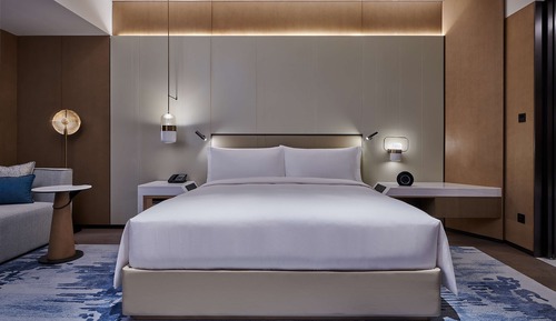 Deluxe Room, 1 King Bed