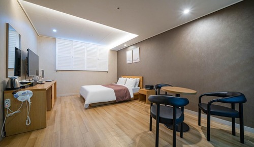 Room (Standard Room B)