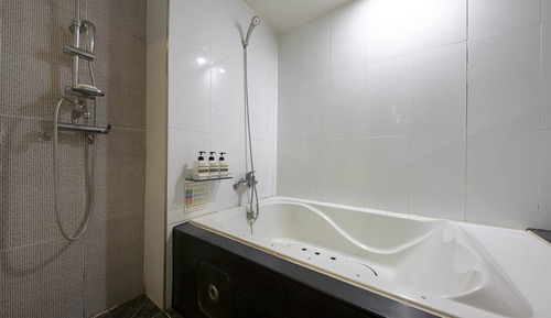 Room (STANDARD (Free Breakfast 1 PC Bathtub)