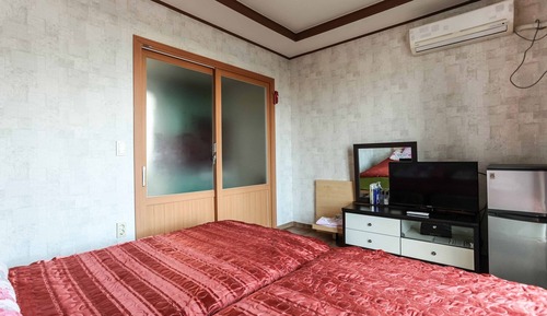Room (Amigo (Condo Room))