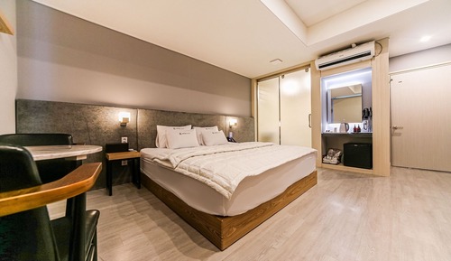 Room (Hotel Palace Deals)