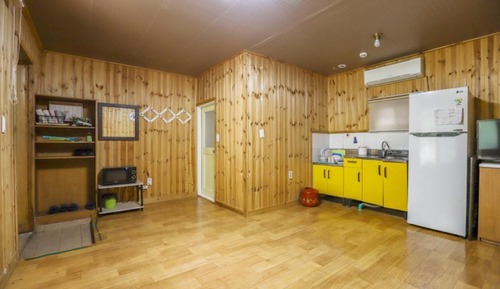 Room (Romance)