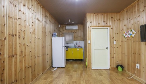 Room (Couple)