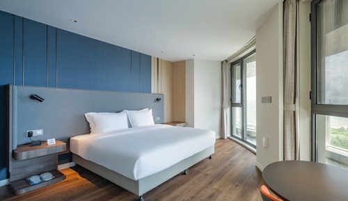Suite, 1 King Bed, Sea View