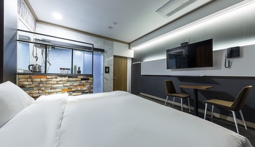 Room (Single-story drive-in - U3-U6 (reserv)