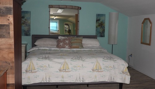 Comfort Suite, 1 King Bed with Sofa bed, Hot Tub, River View
