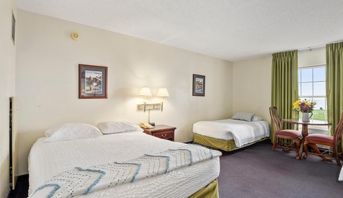 Room, Multiple Beds (SBSDBV)
