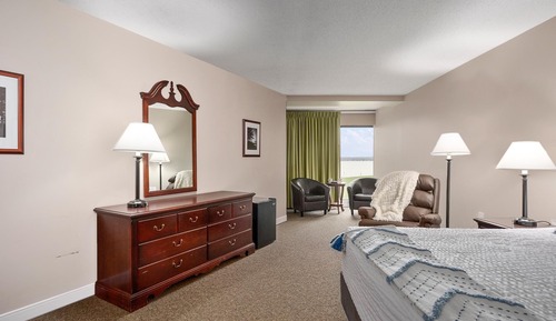 Room, 1 King Bed (CP)