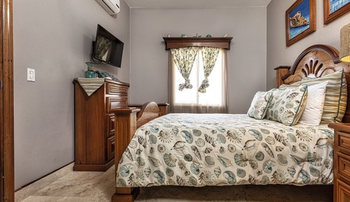 Luxury Condo, 3 Bedrooms, Ocean View, Oceanfront