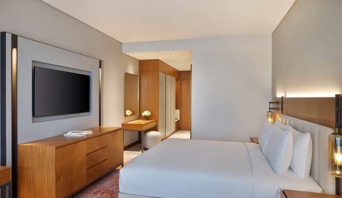 Room, 1 King Bed, Waterfront View