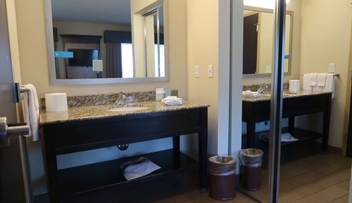 King Suite, Studio