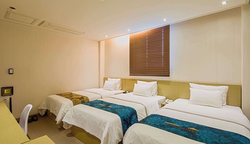 Deluxe Triple Room